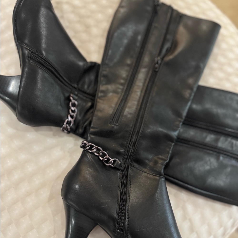 AEROSOLES Black Heeled Boots with Chain Detail